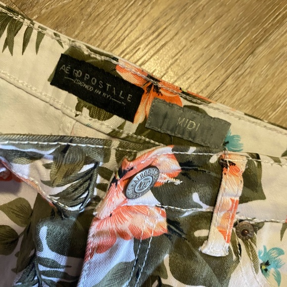 Aeropostale floral shorts - Picture 2 of 6